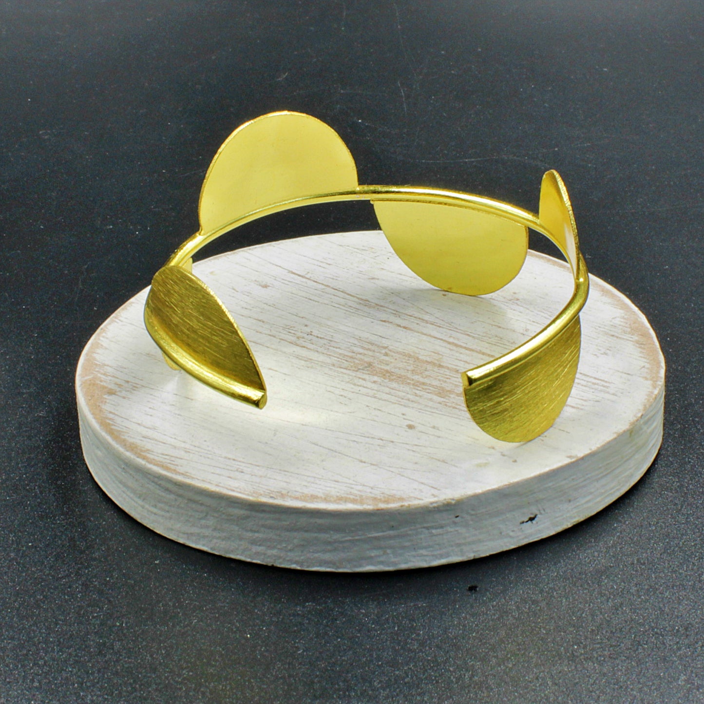 Brazalete IMPERIA bañado en oro - Diseño con carácter