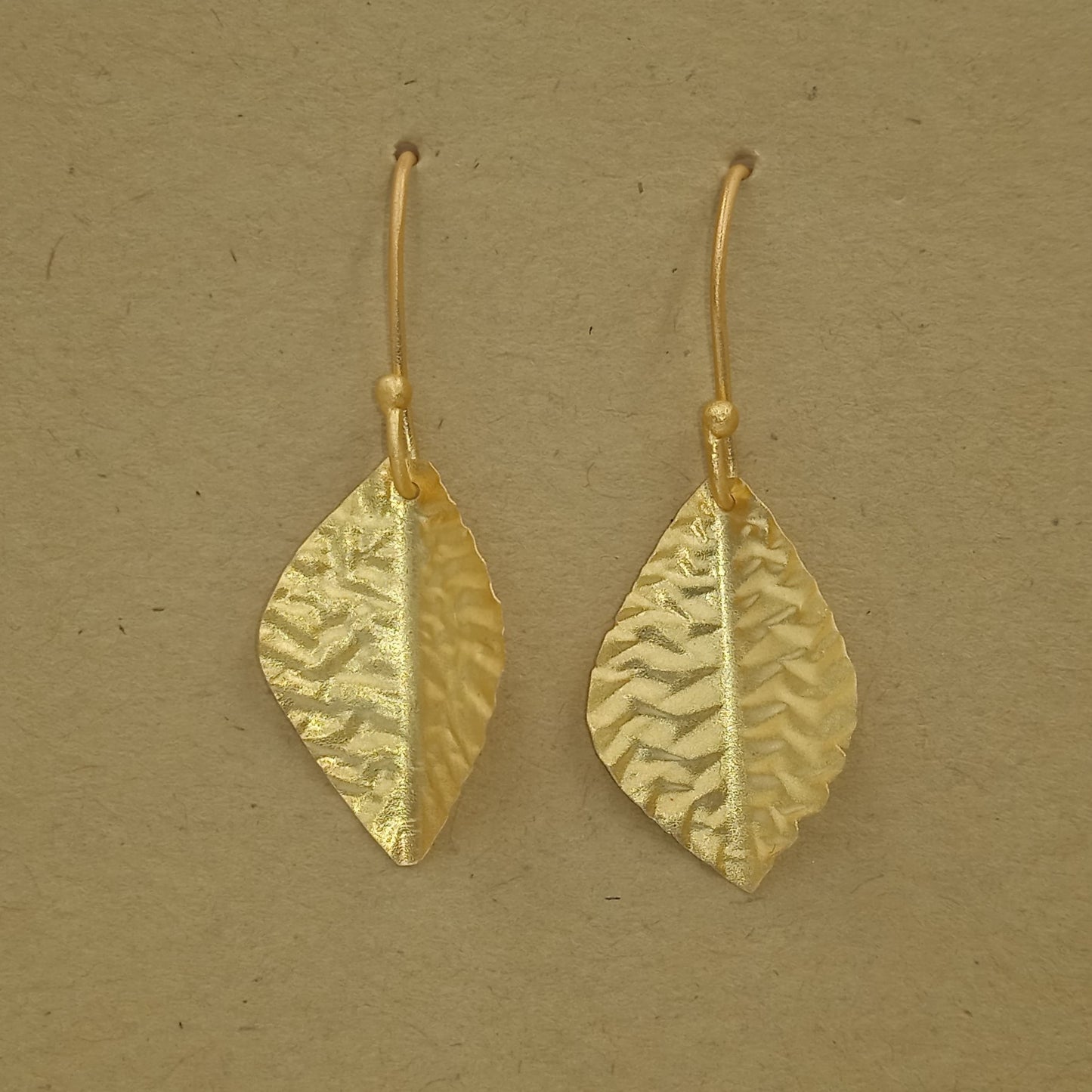 PENDIENTES LEAF BAÑADO EN ORO