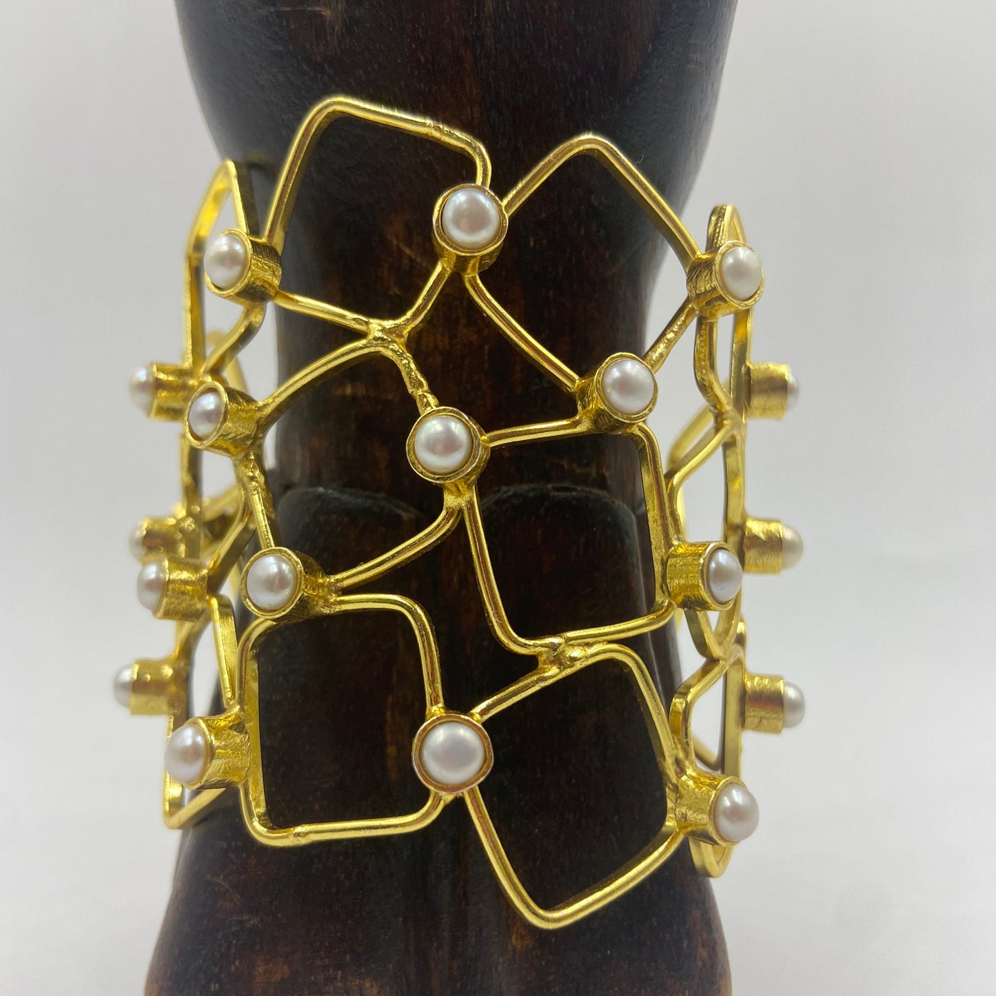 Brazalete HONEY bañado en oro - Diseño con carácter