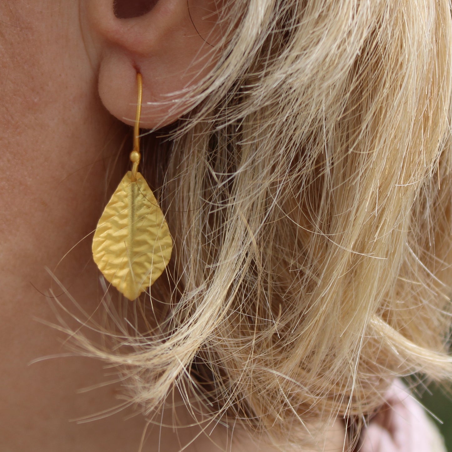 PENDIENTES LEAF BAÑADO EN ORO