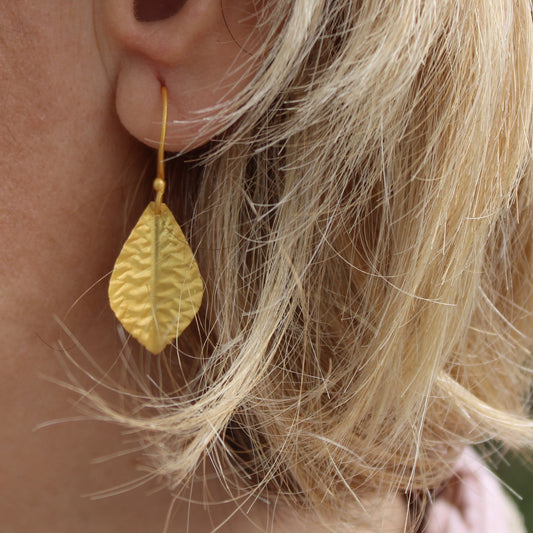 PENDIENTES LEAF BAÑADO EN ORO