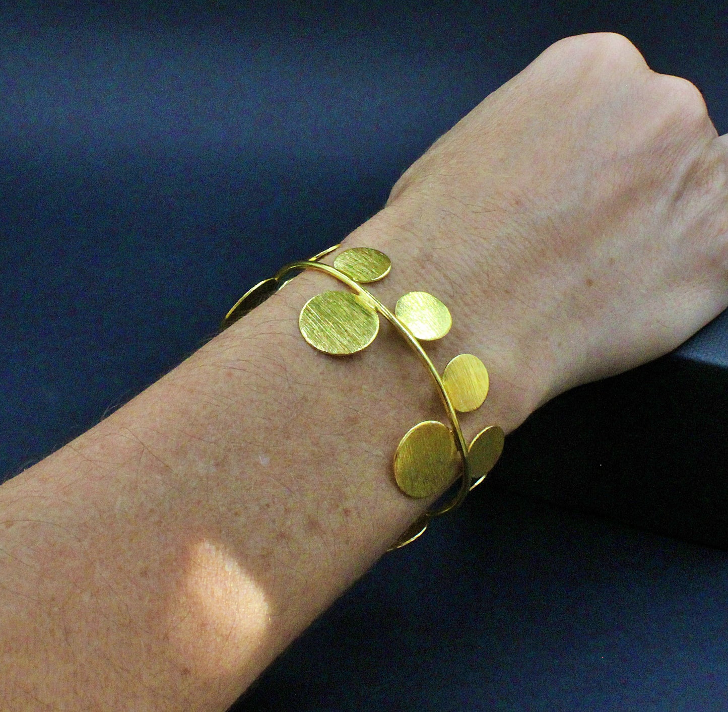 Brazalete DECO bañado en oro - Diseño con carácter