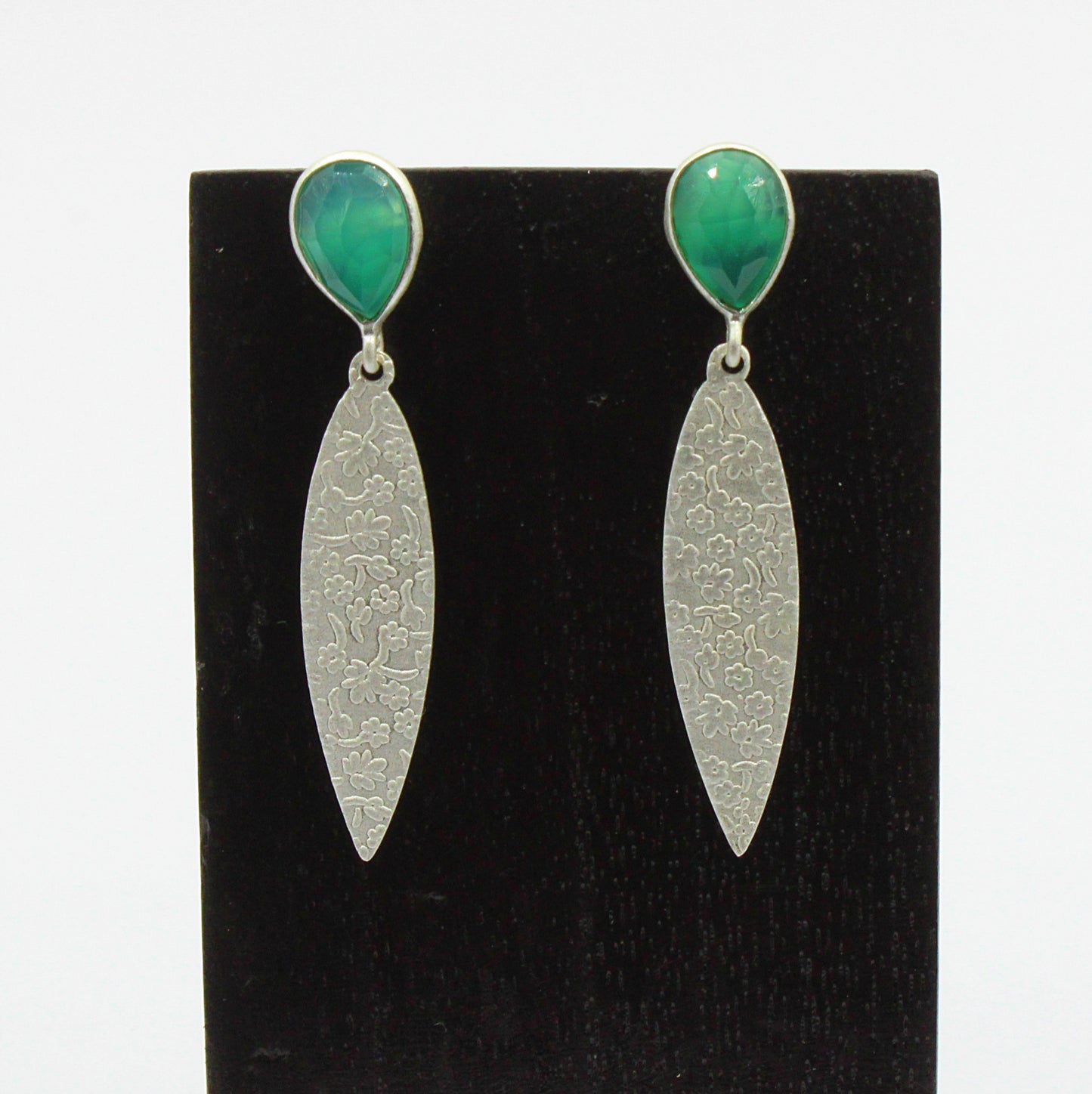 Pendientes baño de plata y piedra preciosa onix verde