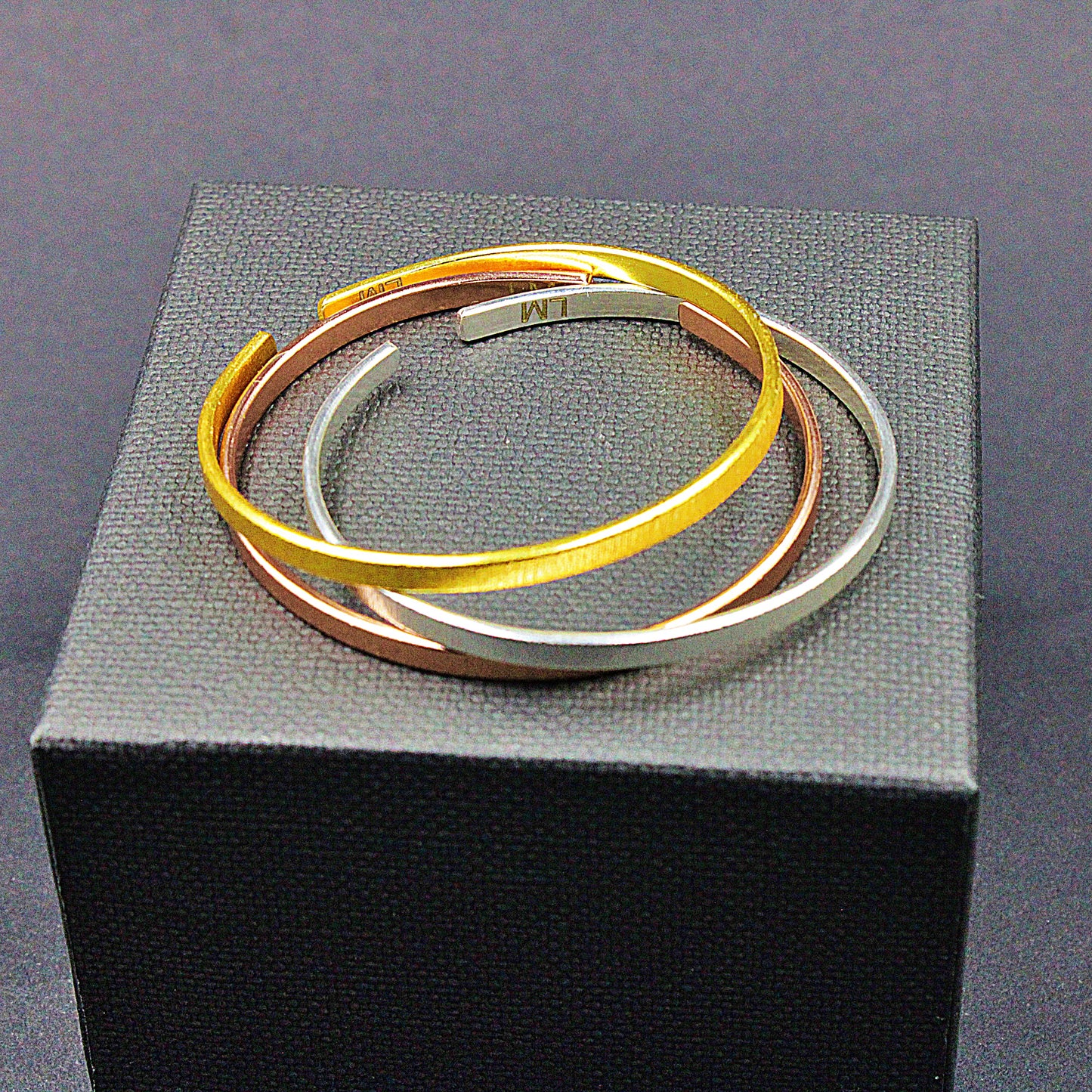 Set Pulseras AMOR DINERO SALUD bañadas en oro y plata