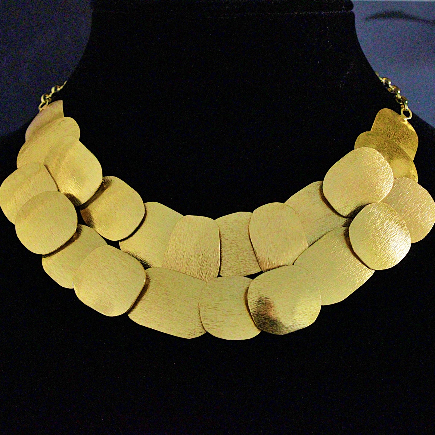 Collar CLEO bañado en oro - Diseño con carácter