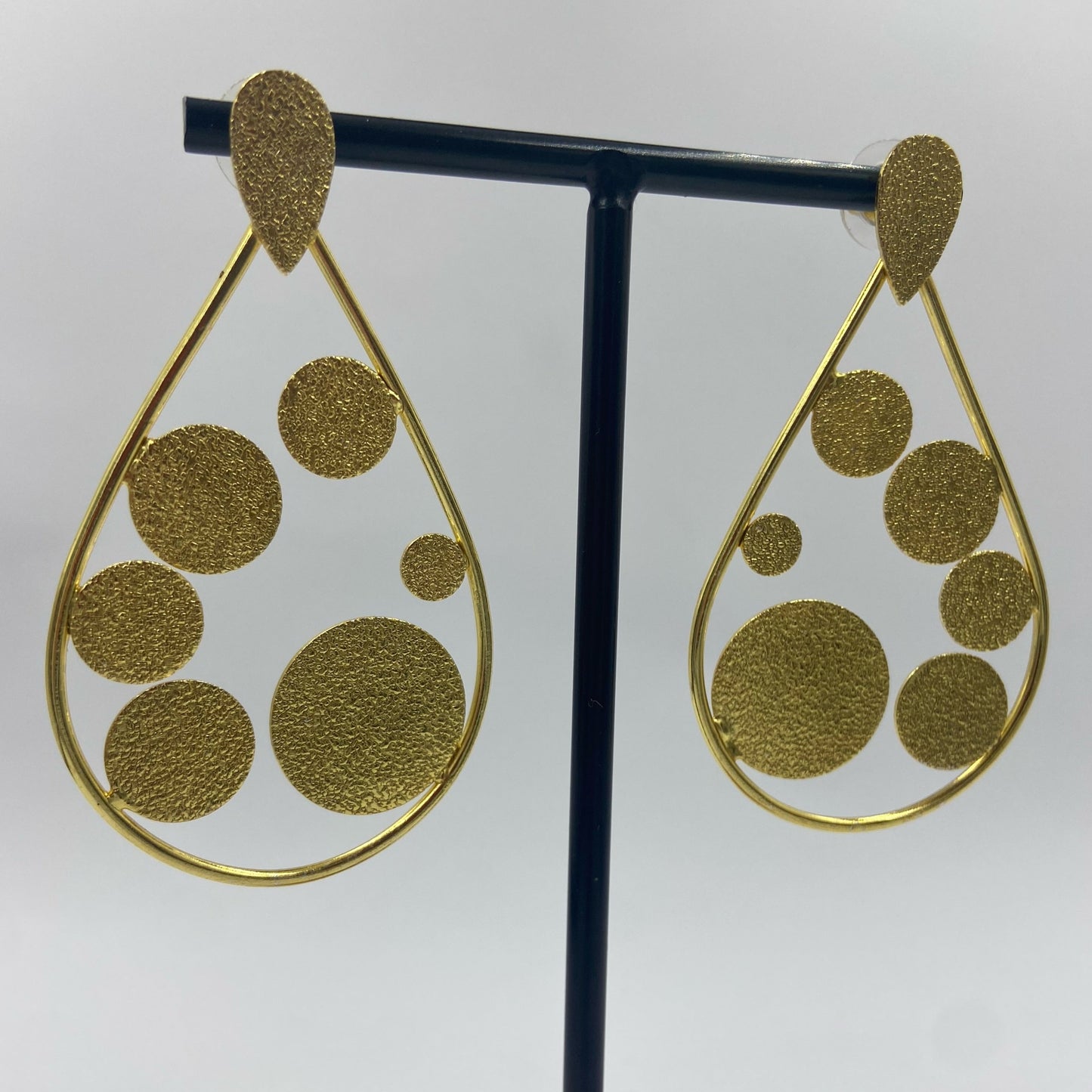 Pendientes BUBBLES bañados en oro - Diseño con carácter